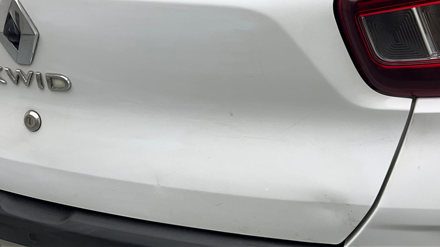 Used 2022 Renault Kwid RXT 1.0 AMT Petrol Automatic dents MINOR SCRATCH