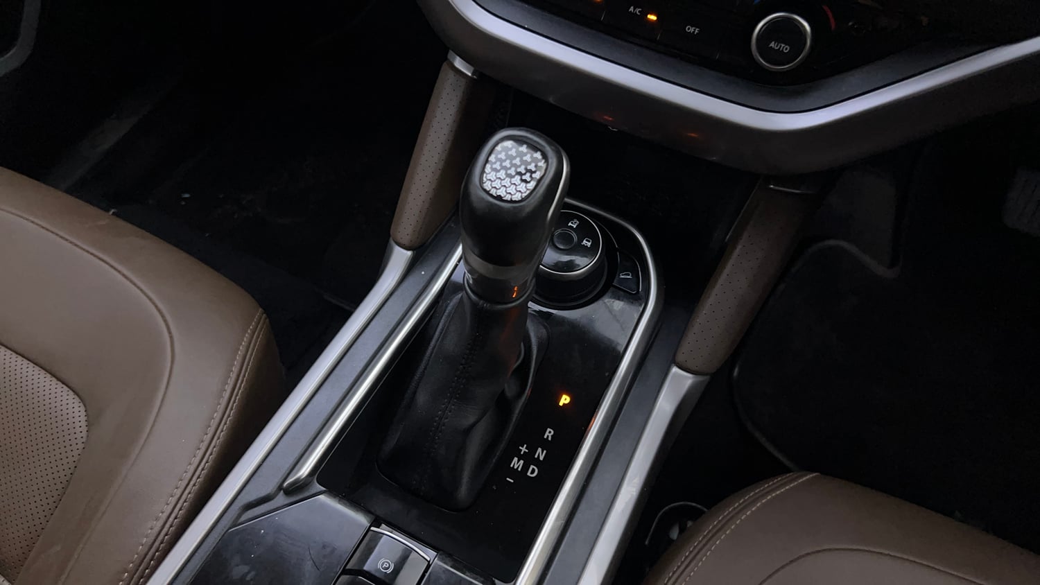 Used 2023 Tata Harrier XZA Plus (O) Diesel Automatic interior GEAR  KNOB VIEW