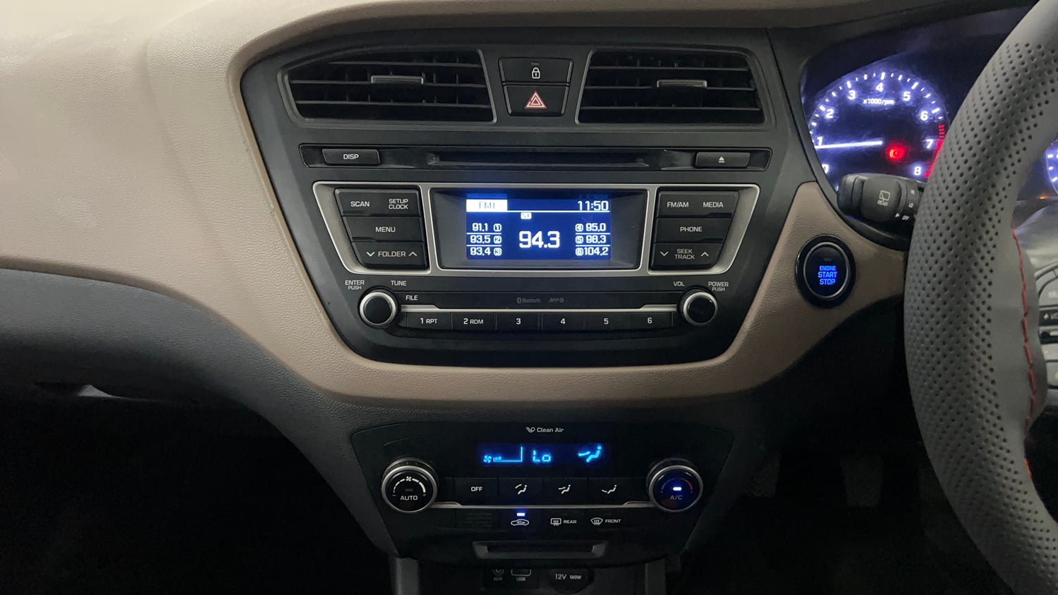 Used 2015 Hyundai Elite i20 Asta 1.2 Petrol Manual interior MUSIC SYSTEM & AC CONTROL VIEW