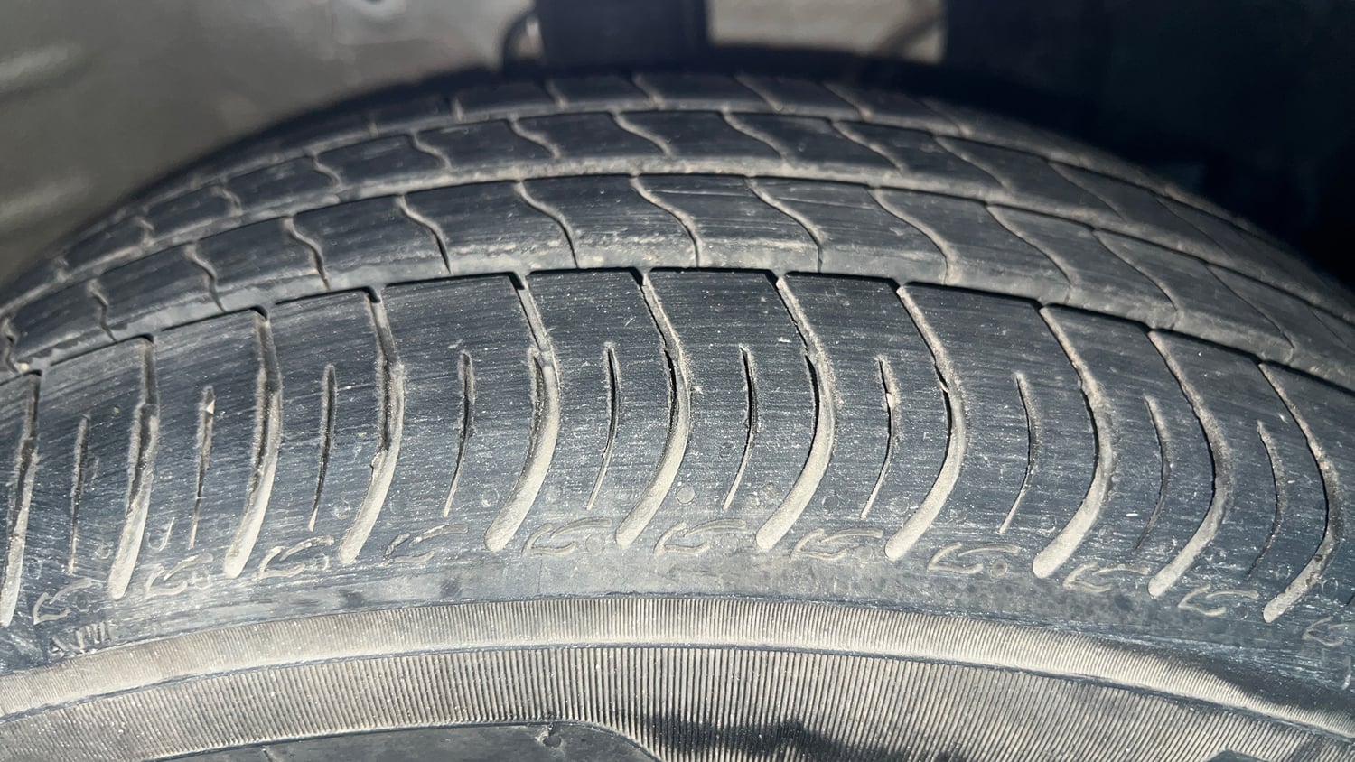 Used 2023 Maruti Suzuki Wagon R VXI 1.0 Petrol Manual tyres RIGHT FRONT TYRE TREAD VIEW
