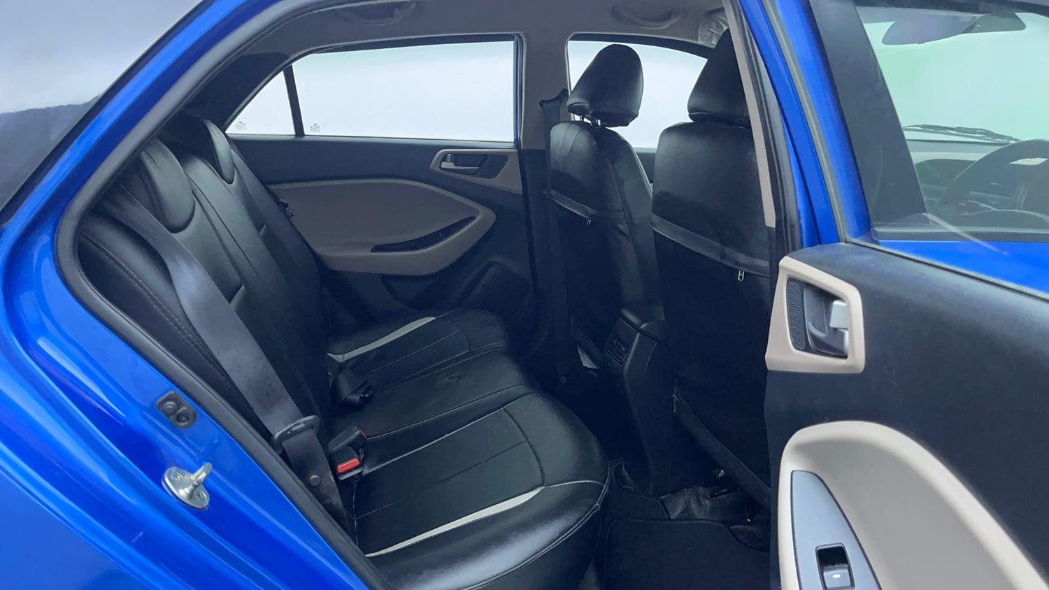 Used 2017 Hyundai Elite i20 Sportz 1.2 Petrol Manual interior RIGHT SIDE REAR DOOR CABIN VIEW