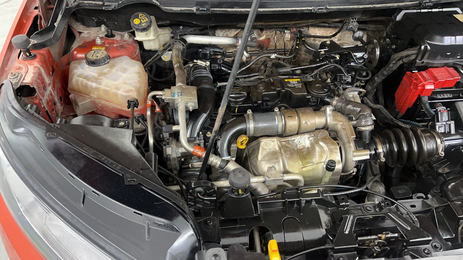 Used 2014 Ford EcoSport Ambiente 1.5 TDCi Diesel Manual engine ENGINE RIGHT SIDE VIEW