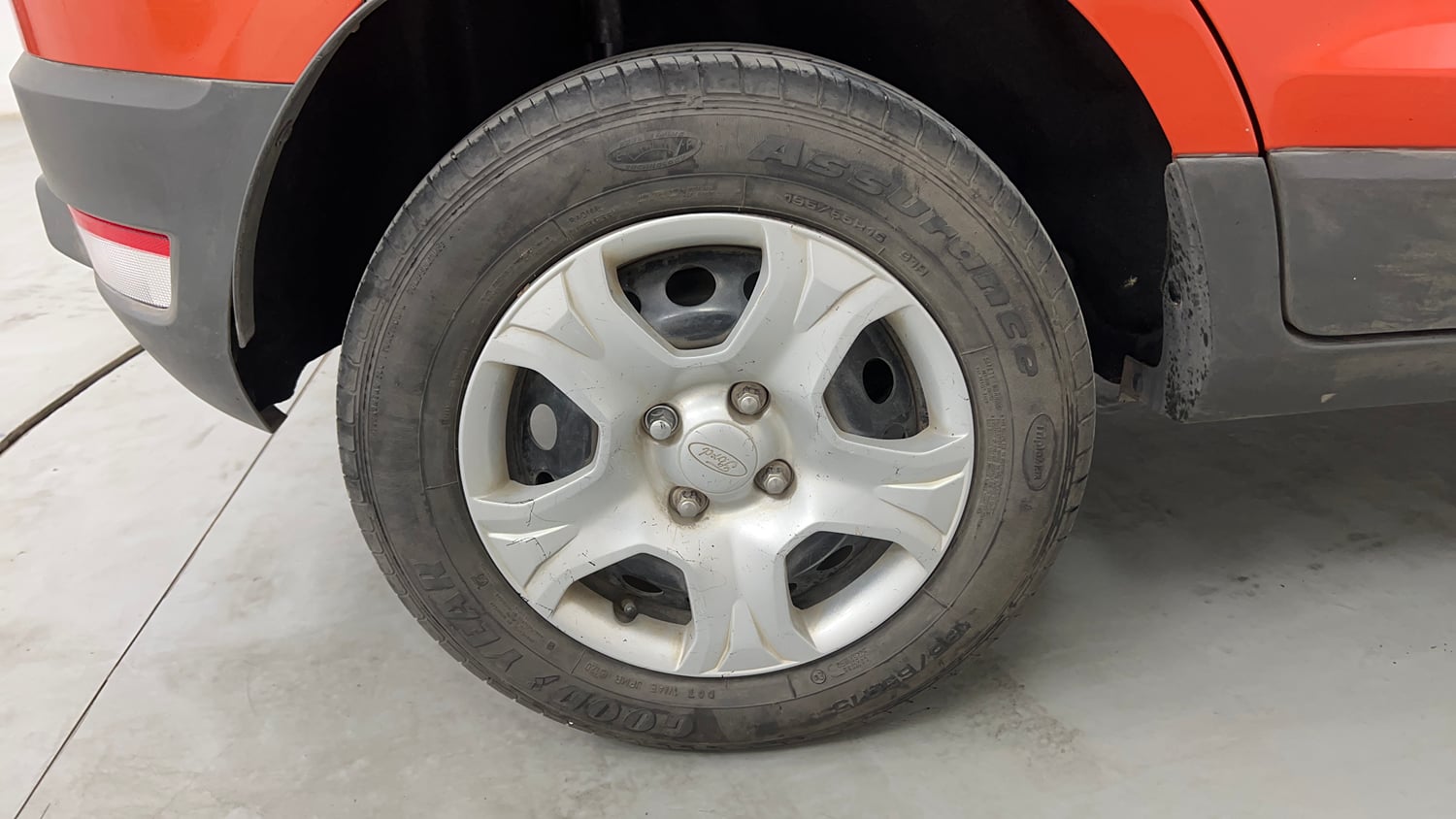 Used 2014 Ford EcoSport Ambiente 1.5 TDCi Diesel Manual tyres RIGHT REAR TYRE RIM VIEW