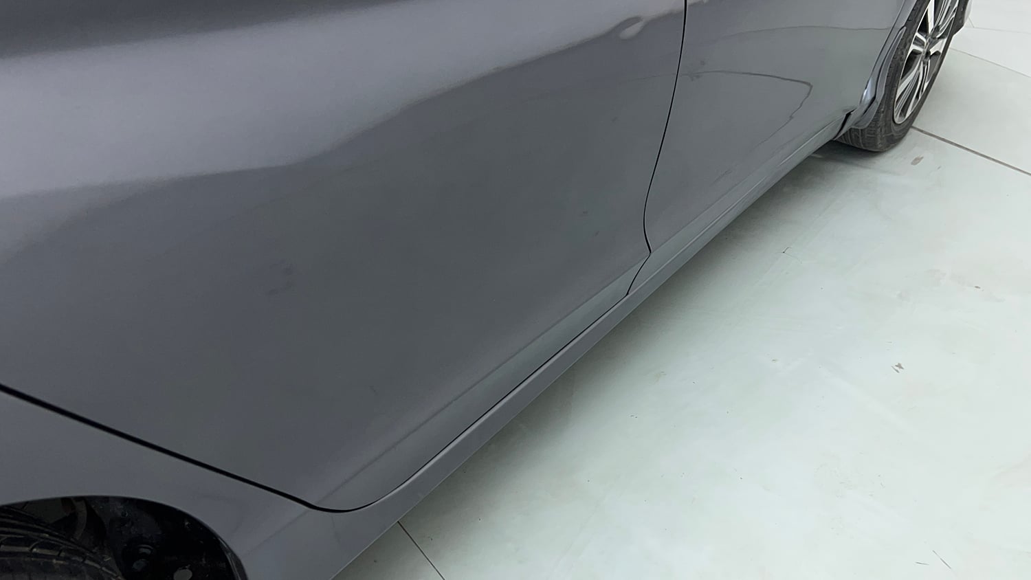 Used 2017 Honda City V CVT Petrol Petrol Automatic dents MINOR DENT