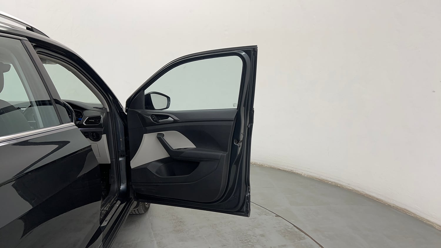 Used 2022 Volkswagen Taigun Topline 1.0 TSI MT Petrol Manual interior RIGHT FRONT DOOR OPEN VIEW