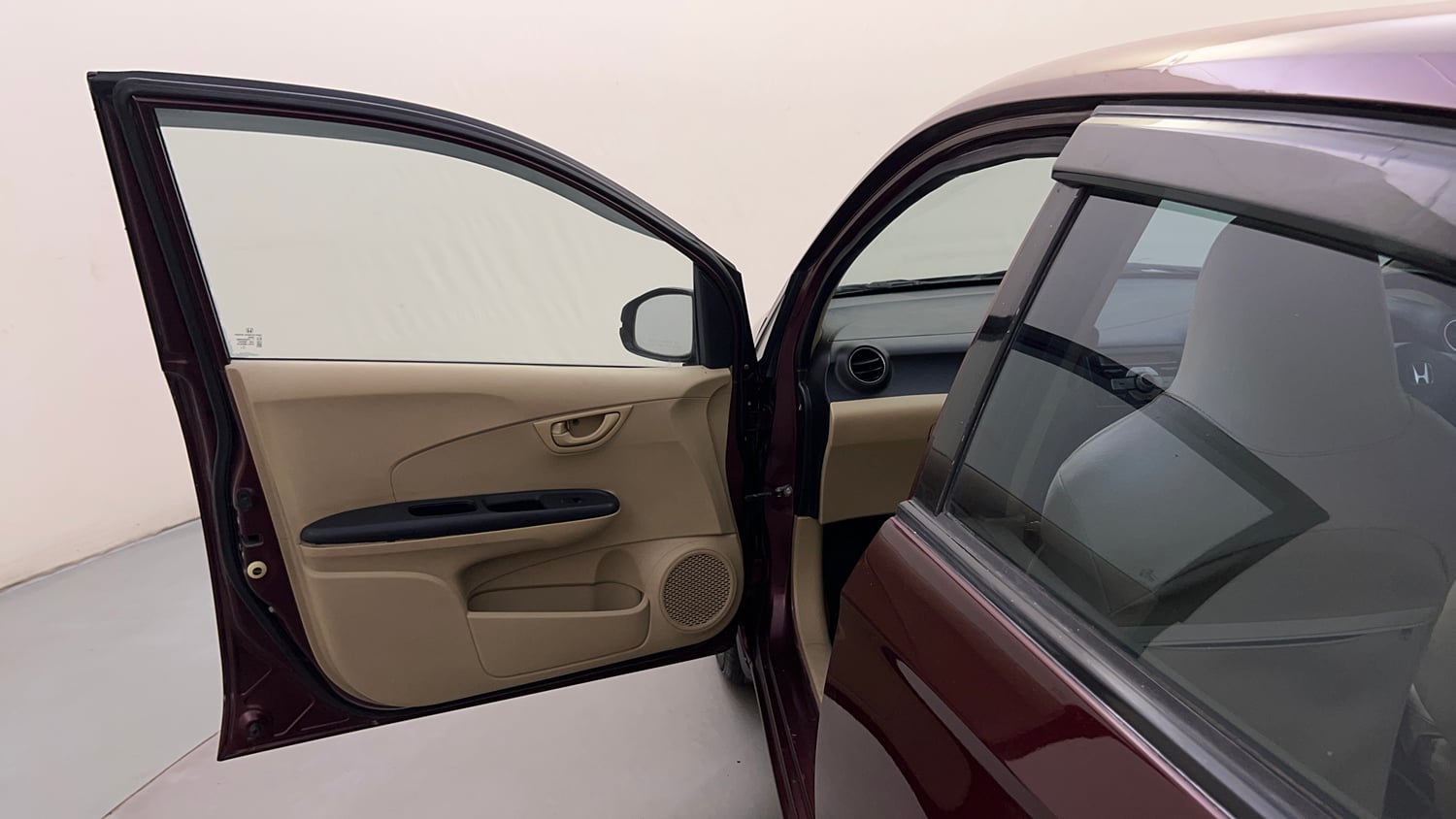 Used 2015 Honda Amaze 1.2 S i-VTEC Petrol Manual interior LEFT FRONT DOOR OPEN VIEW