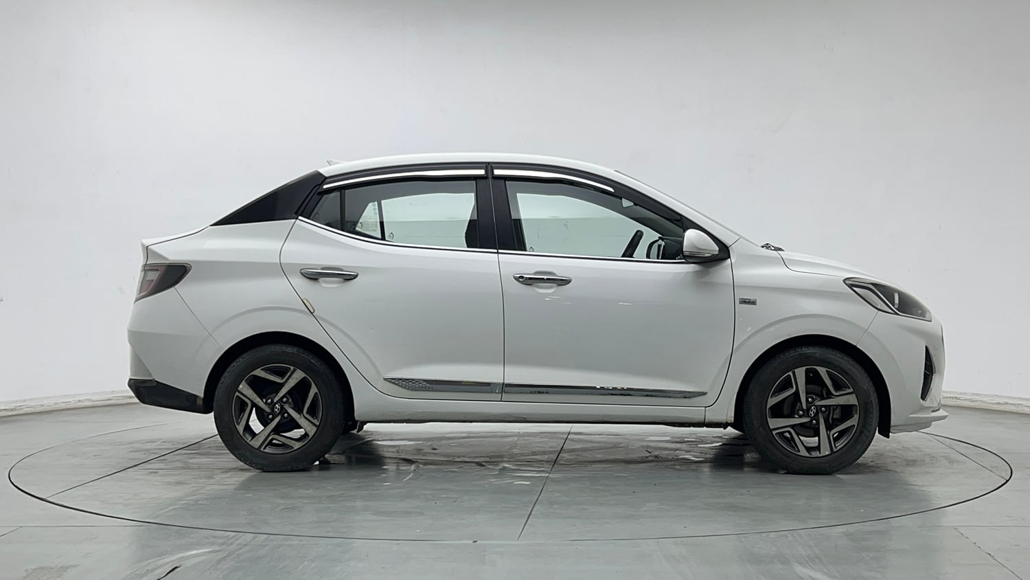 Used 2021 Hyundai Aura SX Plus 1.2 AMT Petrol Petrol Automatic exterior RIGHT SIDE VIEW