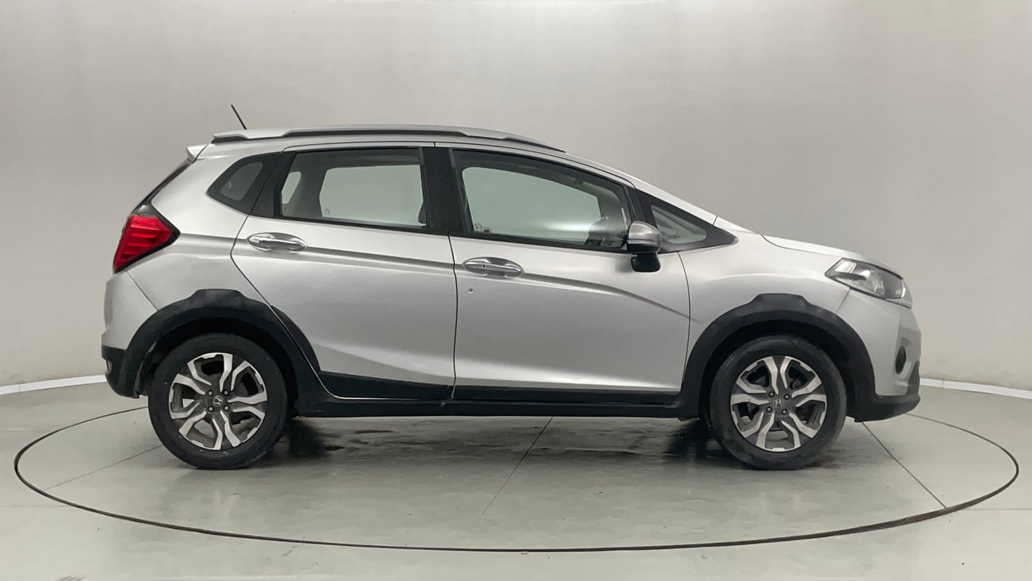 Used 2017 Honda WR-V VX MT Diesel Diesel Manual exterior RIGHT SIDE VIEW