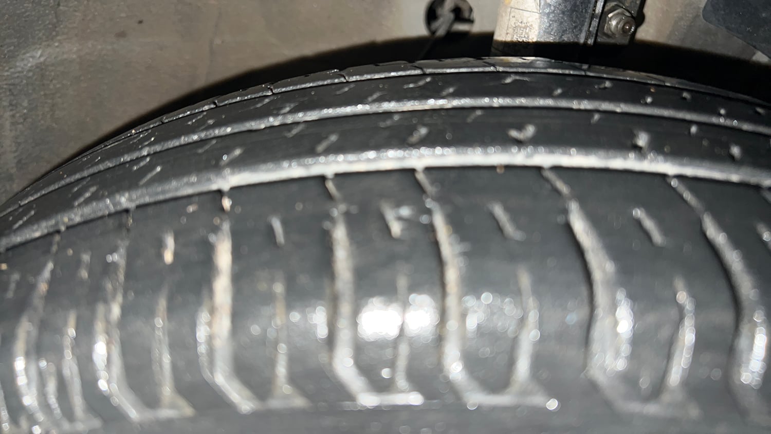 Used 2018 Maruti Suzuki Dzire VDi AMT Diesel Automatic tyres RIGHT FRONT TYRE TREAD VIEW