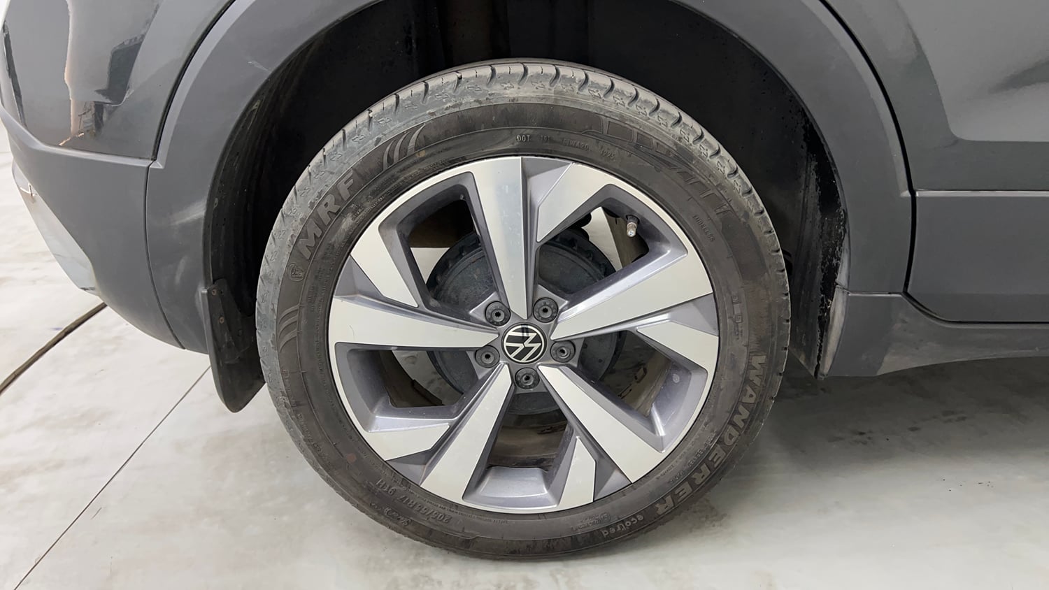 Used 2022 Volkswagen Taigun Topline 1.0 TSI MT Petrol Manual tyres RIGHT REAR TYRE RIM VIEW