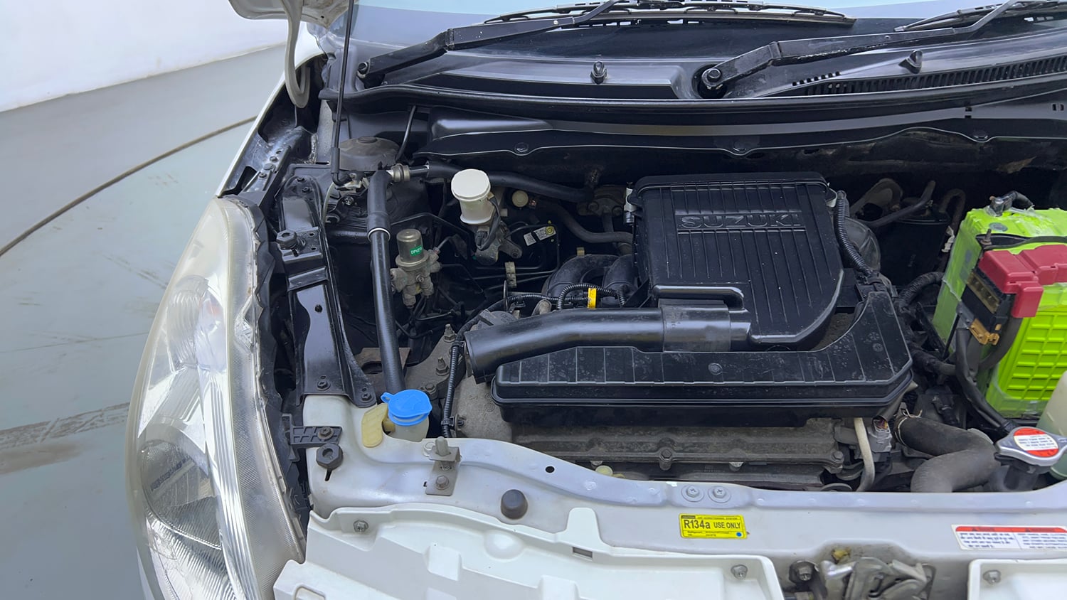 Used 2012 Maruti Suzuki Swift VXi Petrol Manual engine ENGINE RIGHT SIDE VIEW