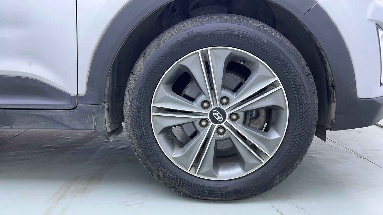 Used 2016 Hyundai Creta 1.6 SX Plus AT Petrol Petrol Automatic tyres RIGHT FRONT TYRE RIM VIEW