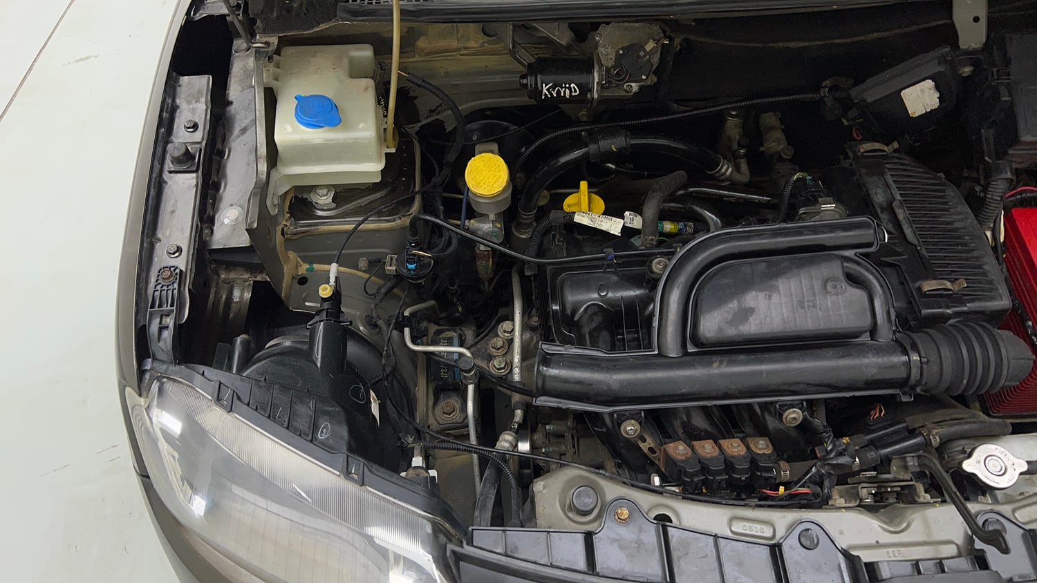 Used 2016 Renault Kwid RXT CNG (Outside Fitted) Cng Manual engine ENGINE RIGHT SIDE VIEW