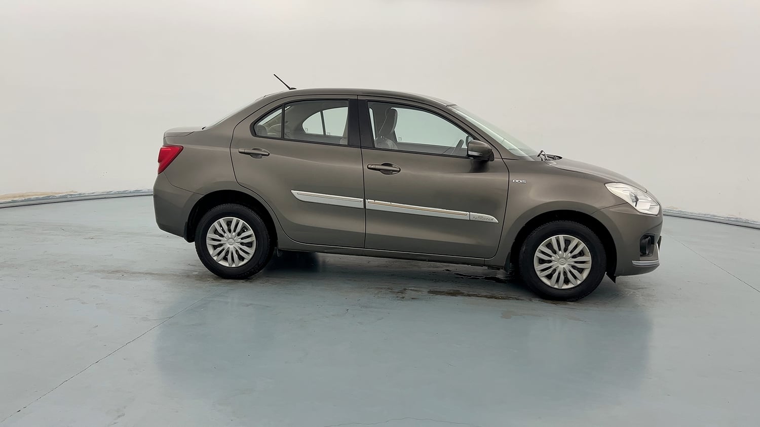 Used 2018 Maruti Suzuki Dzire VDi AMT Diesel Automatic exterior RIGHT SIDE VIEW