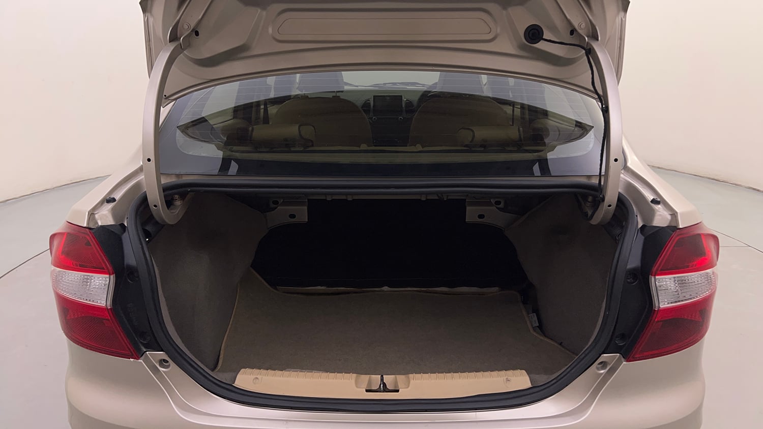 Used 2019 Ford Figo Aspire Titanium 1.2 Ti-VCT Petrol Manual interior DICKY INSIDE VIEW