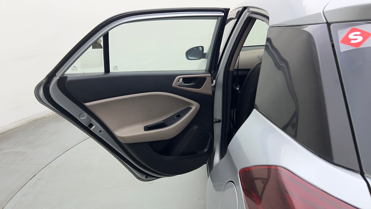 Used 2019 Hyundai Elite i20 Sportz Plus 1.2 Petrol Manual interior LEFT REAR DOOR OPEN VIEW