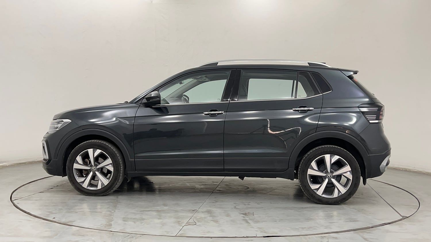 Used 2022 Volkswagen Taigun Topline 1.0 TSI MT Petrol Manual exterior LEFT SIDE VIEW