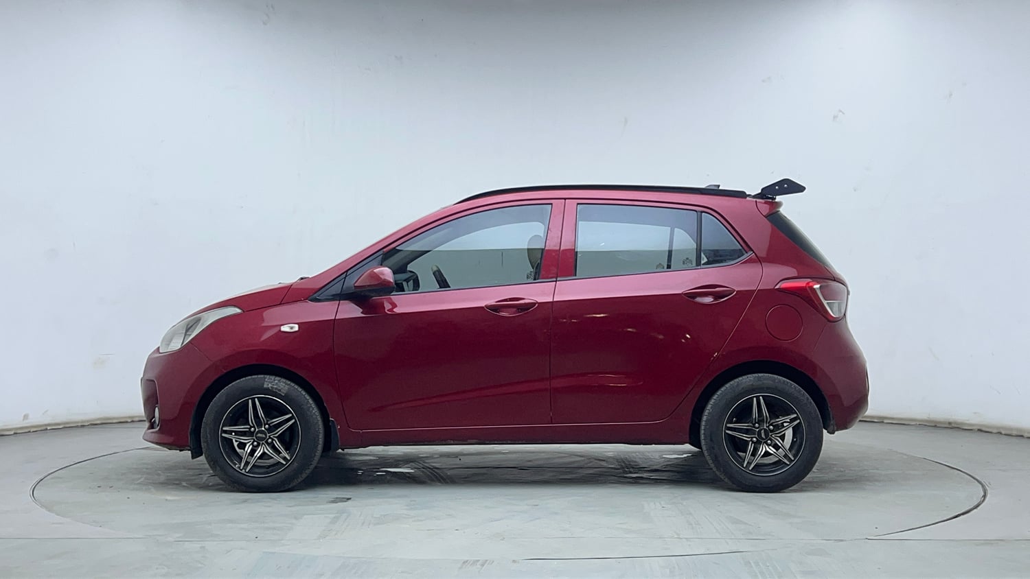 Used 2017 Hyundai Grand i10 Sportz U2 1.2 CRDi Diesel Manual exterior LEFT SIDE VIEW