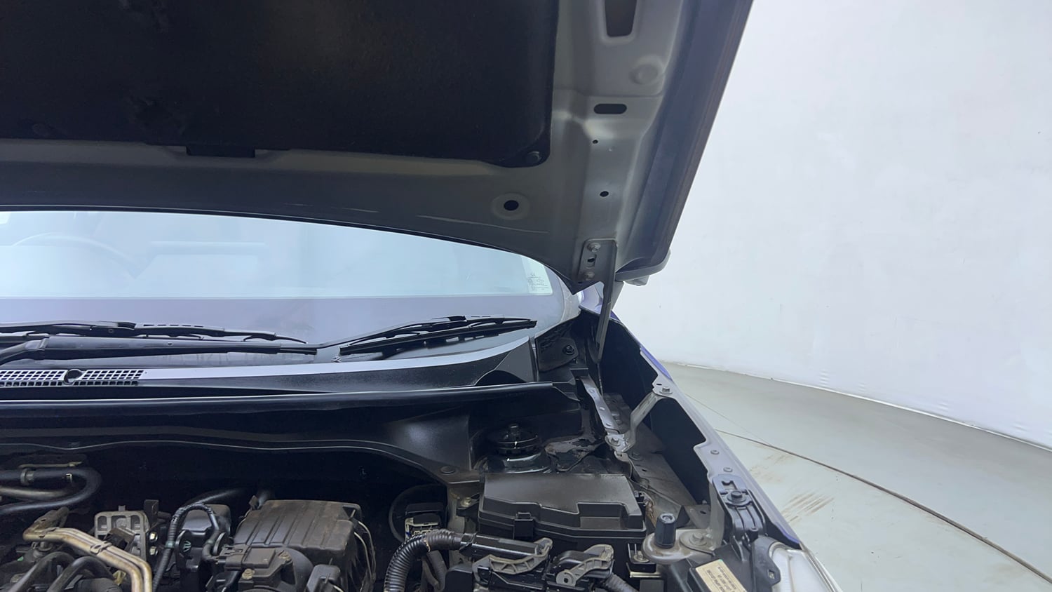 Used 2023 Honda Elevate VX MT Petrol Manual engine ENGINE LEFT SIDE HINGE & APRON VIEW