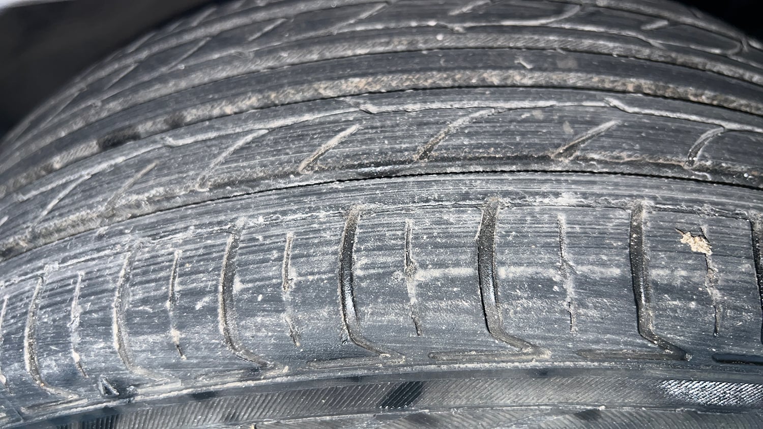 Used 2017 Honda City V CVT Petrol Petrol Automatic tyres RIGHT FRONT TYRE TREAD VIEW