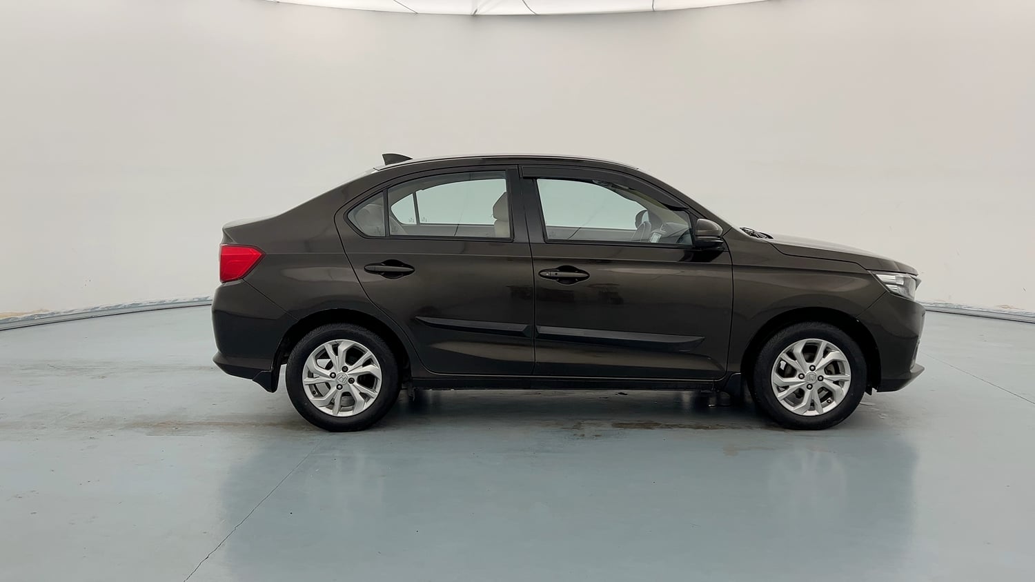 Used 2020 Honda Amaze 1.2 VX MT Petrol Petrol Manual exterior RIGHT SIDE VIEW