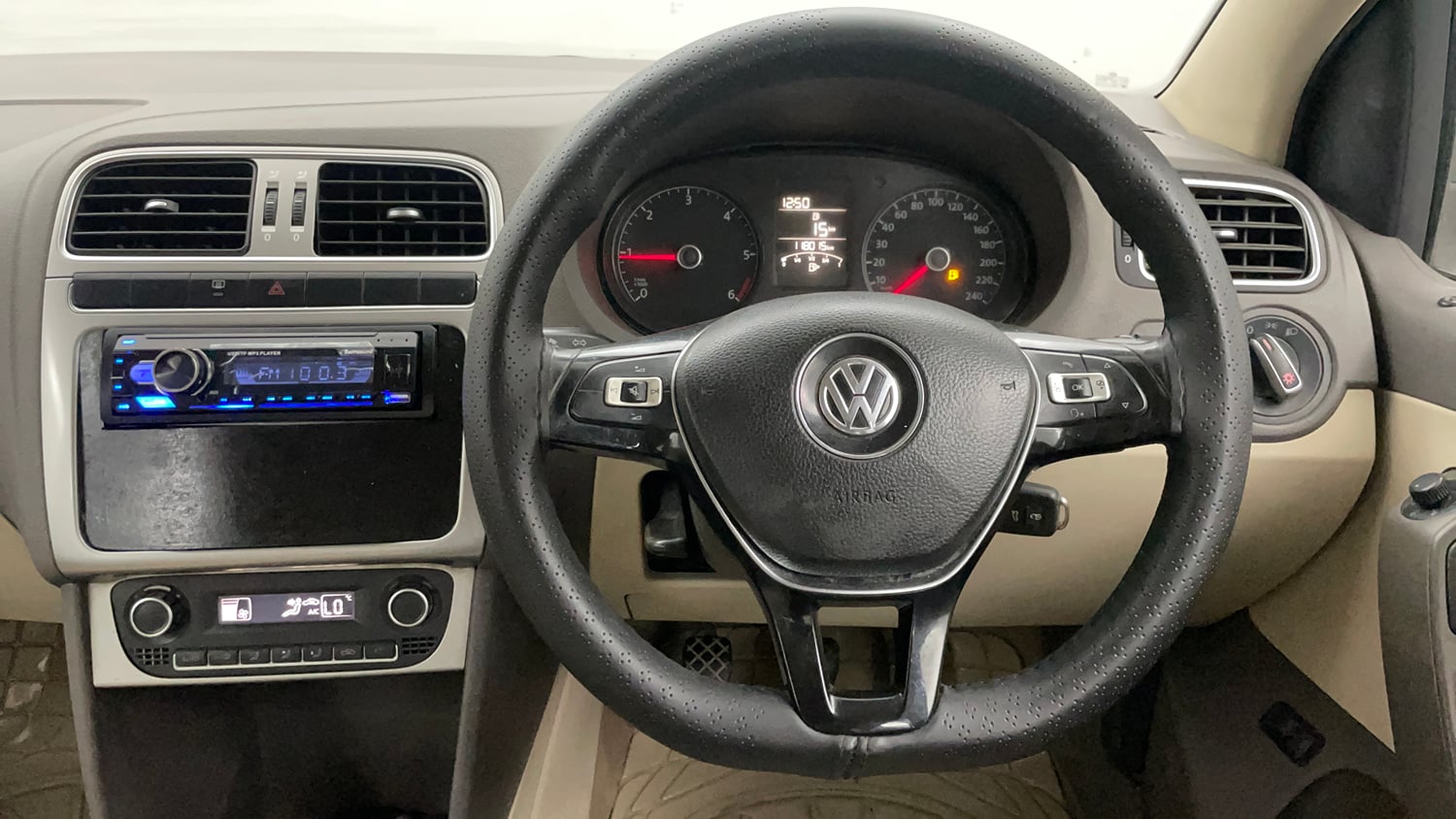 Used 2015 Volkswagen Vento Highline Diesel Diesel Manual interior STEERING VIEW