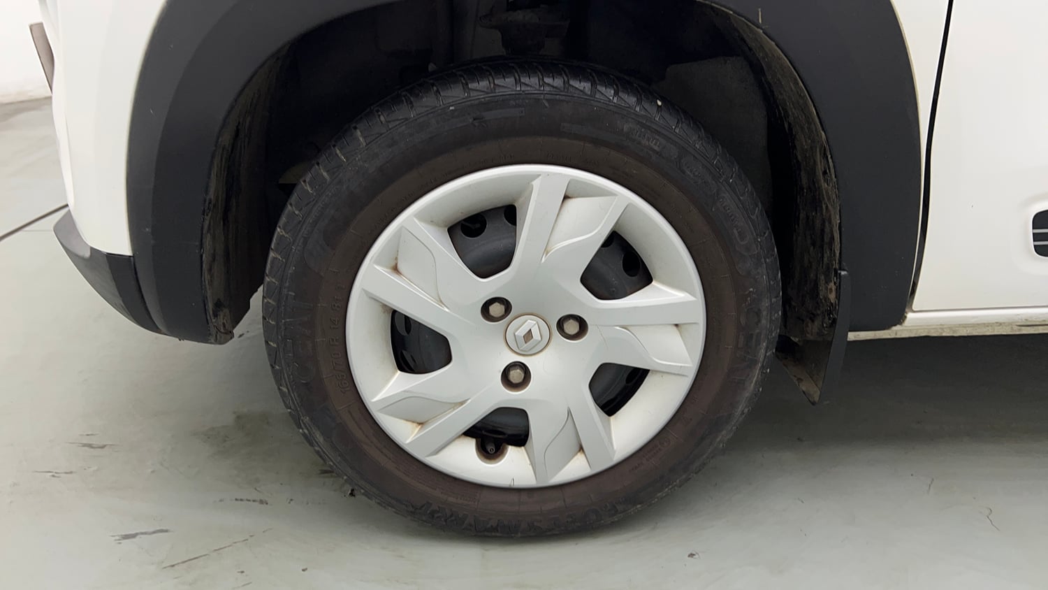 Used 2022 Renault Kwid RXT 1.0 AMT Petrol Automatic tyres LEFT FRONT TYRE RIM VIEW