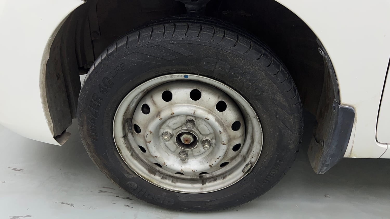 Used 2016 Maruti Suzuki Wagon R LXI Petrol Manual tyres LEFT FRONT TYRE RIM VIEW
