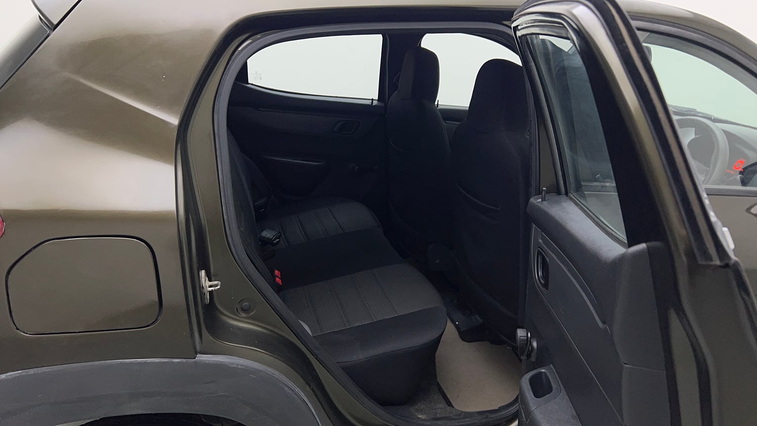 Used 2016 Renault Kwid RXT CNG (Outside Fitted) Cng Manual interior RIGHT SIDE REAR DOOR CABIN VIEW