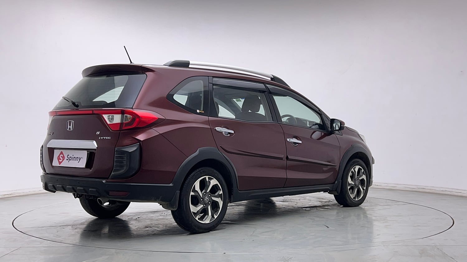 Used 2016 Honda BR-V V CVT Petrol Petrol Automatic exterior RIGHT REAR CORNER VIEW