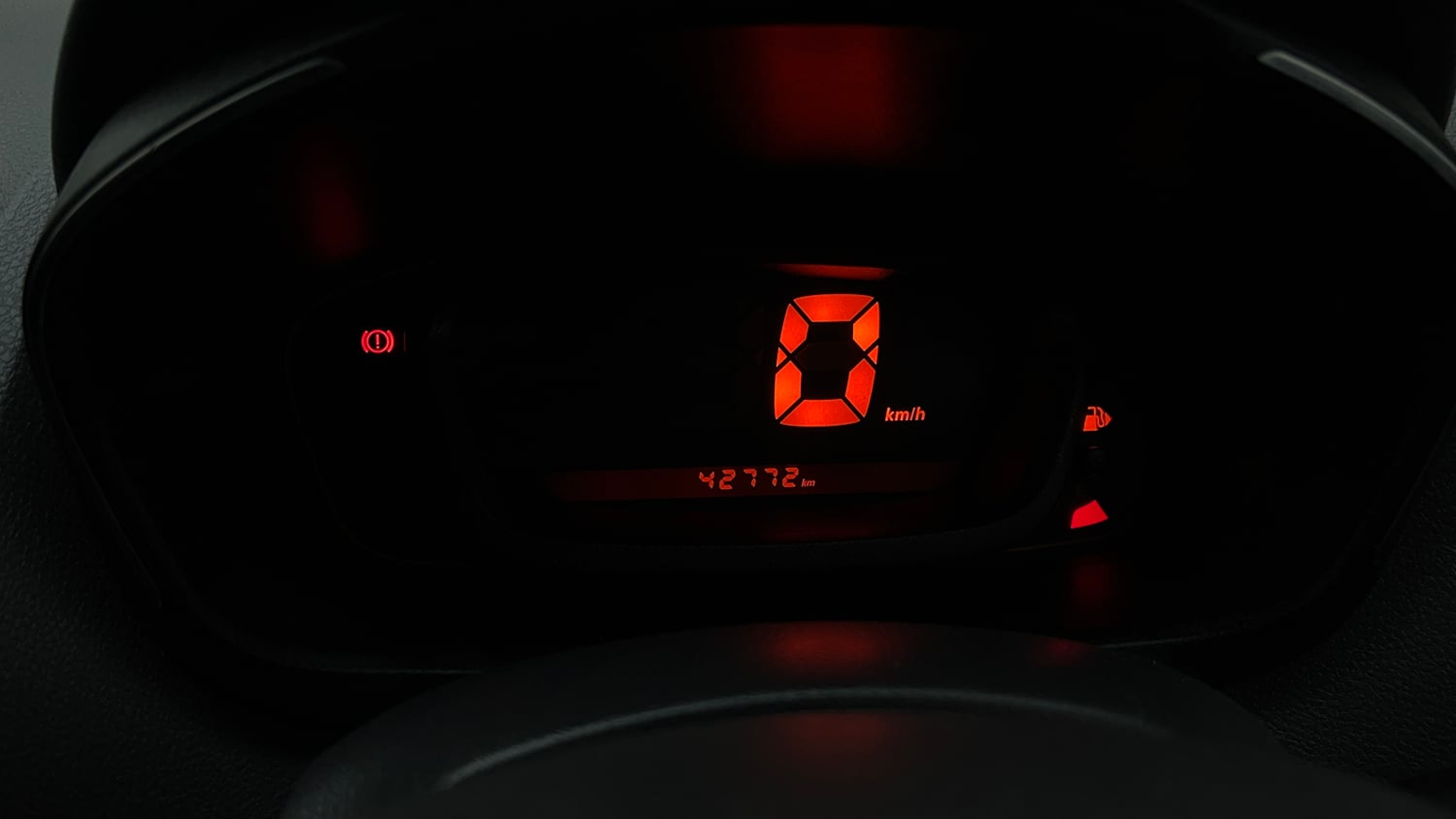 Used 2016 Renault Kwid RXT CNG (Outside Fitted) Cng Manual interior CLUSTERMETER VIEW