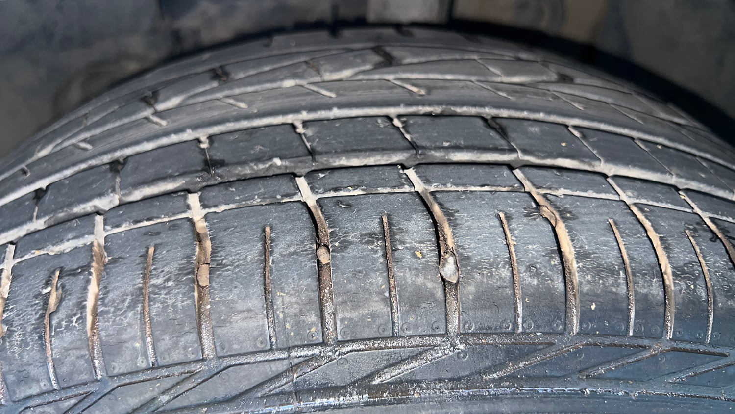Used 2020 Tata Nexon XZ Plus (O) Petrol Manual tyres LEFT FRONT TYRE TREAD VIEW