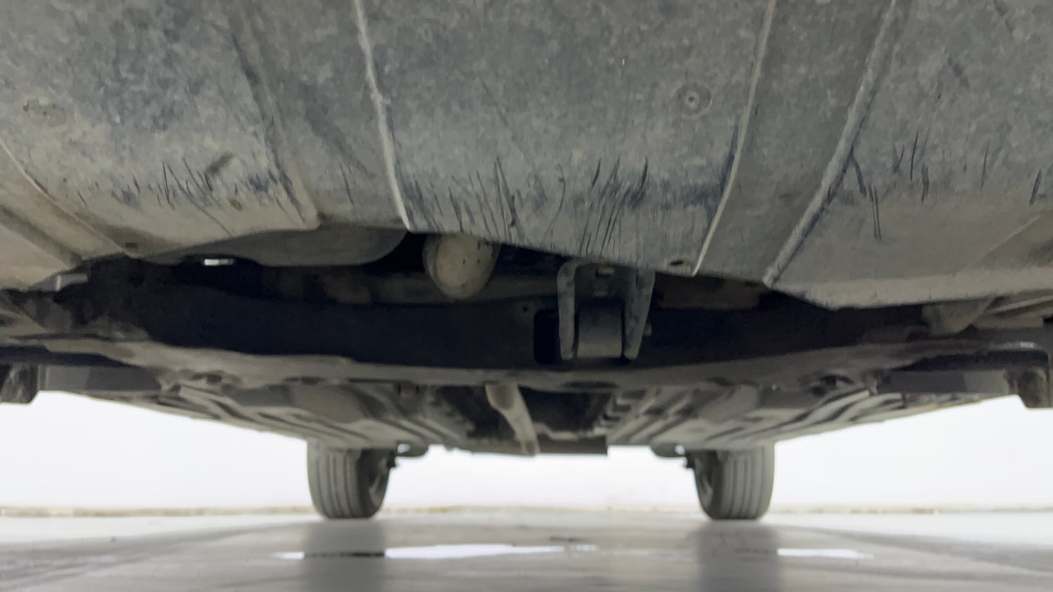 Used 2019 maruti-suzuki Vitara Brezza VDi AGS Diesel Automatic extra FRONT LEFT UNDERBODY VIEW