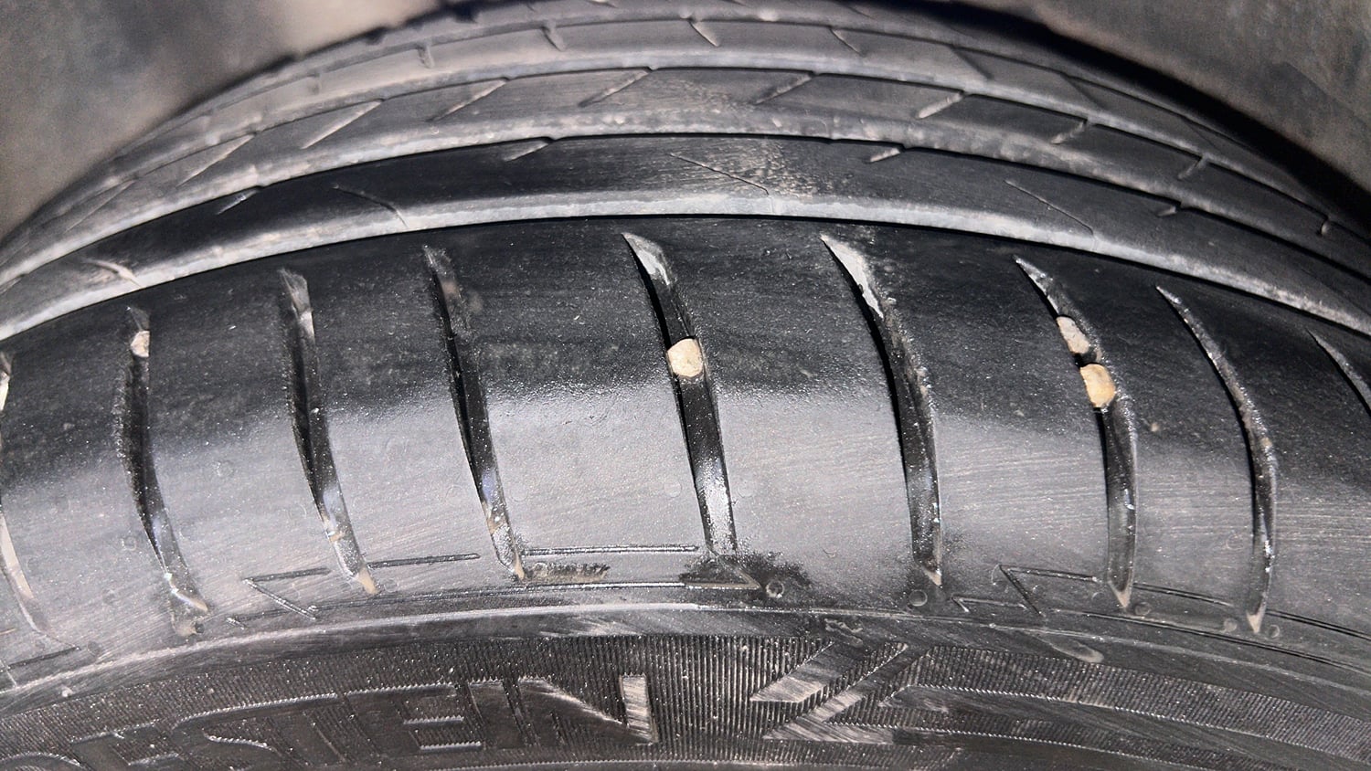 Used 2019 Ford Figo Aspire Titanium 1.2 Ti-VCT Petrol Manual tyres RIGHT REAR TYRE TREAD VIEW