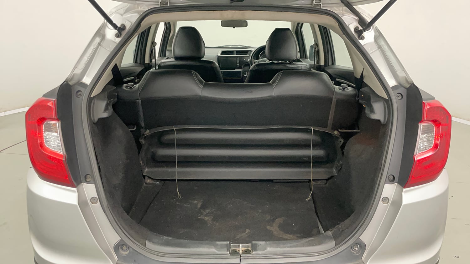 Used 2017 Honda WR-V VX MT Diesel Diesel Manual interior DICKY INSIDE VIEW
