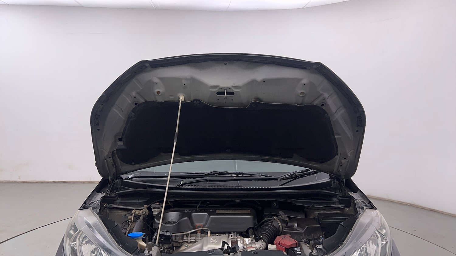 Used 2019 Honda WR-V VX MT Diesel Diesel Manual engine ENGINE & BONNET OPEN FRONT VIEW