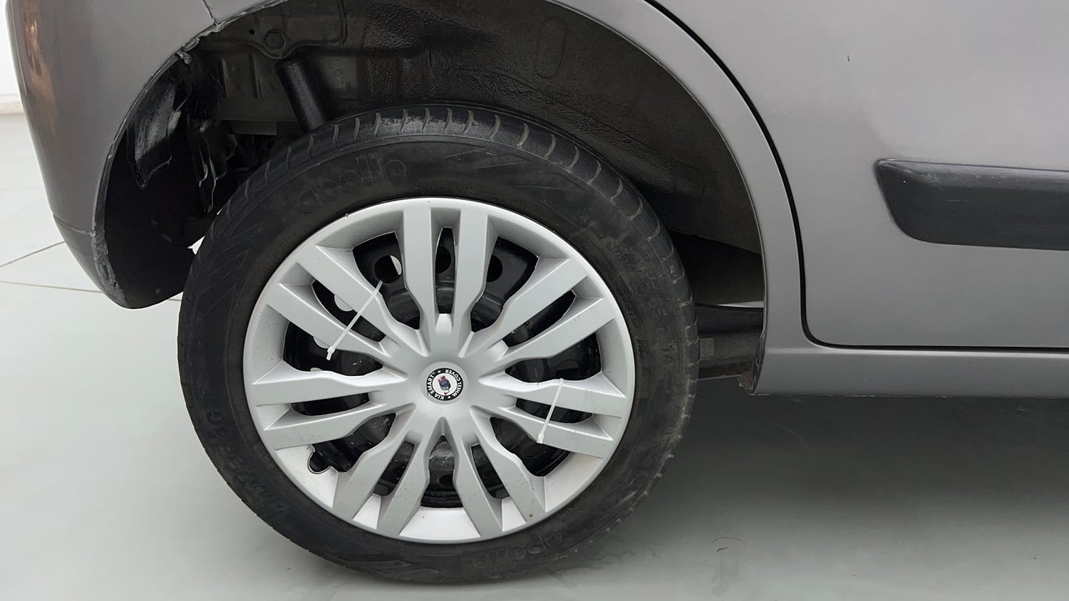 Used 2017 Maruti Suzuki Wagon R VXI Petrol Manual tyres RIGHT REAR TYRE RIM VIEW