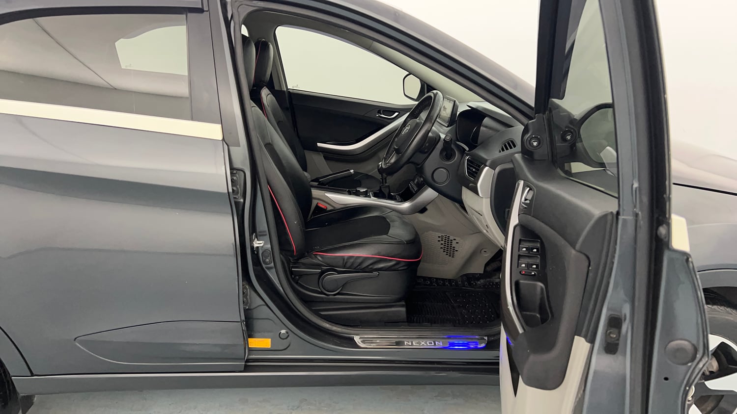 Used 2018 Tata Nexon XZ Plus Petrol Manual interior RIGHT SIDE FRONT DOOR CABIN VIEW