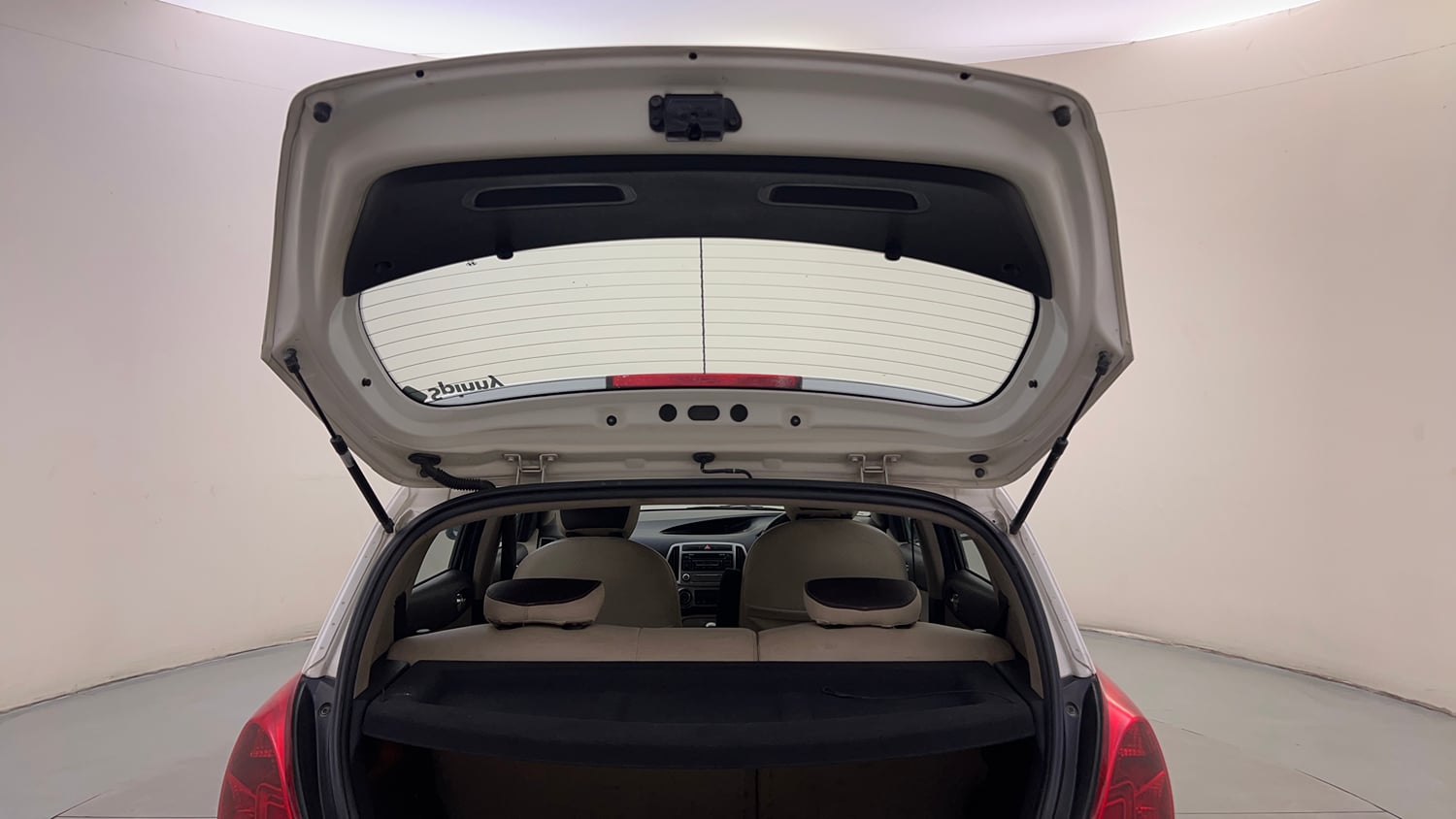 Used 2013 Hyundai i20 Asta 1.2 Petrol Manual interior DICKY DOOR OPEN VIEW
