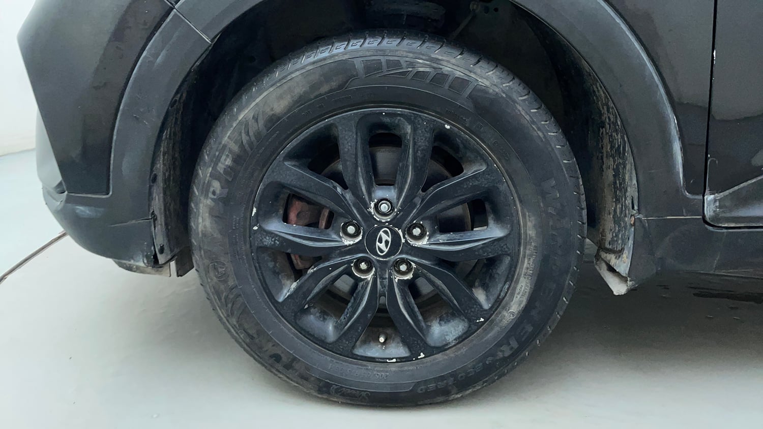 Used 2018 Hyundai Creta SX 1.6 CRDi Diesel Manual tyres LEFT FRONT TYRE RIM VIEW