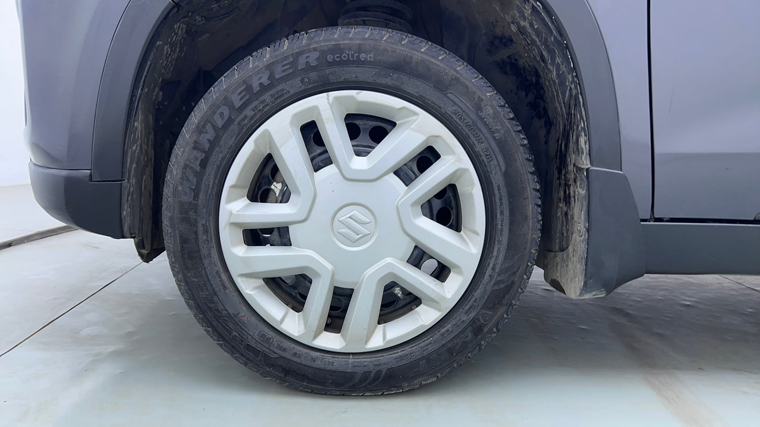 Used 2022 maruti-suzuki Vitara Brezza VXi Petrol Manual tyres LEFT FRONT TYRE RIM VIEW