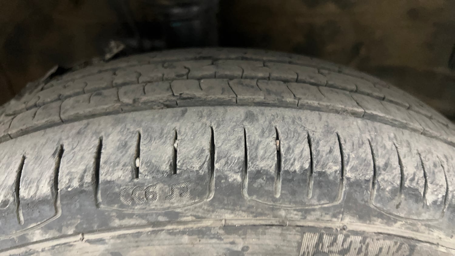Used 2014 Maruti Suzuki Wagon R LXI CNG Cng Manual tyres RIGHT FRONT TYRE TREAD VIEW