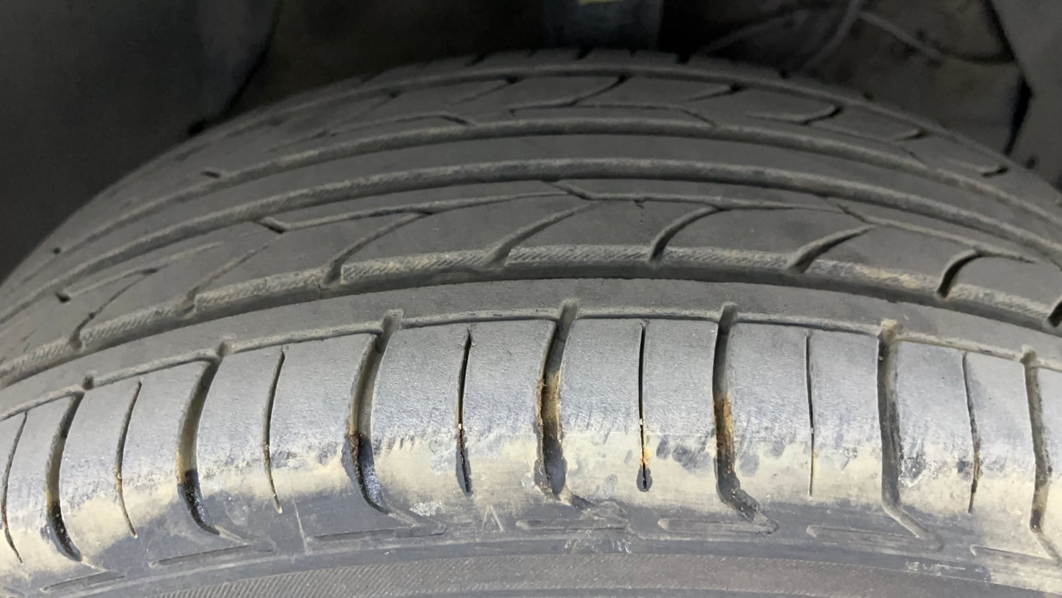 Used 2019 maruti-suzuki Vitara Brezza VDi AGS Diesel Automatic tyres RIGHT FRONT TYRE TREAD VIEW