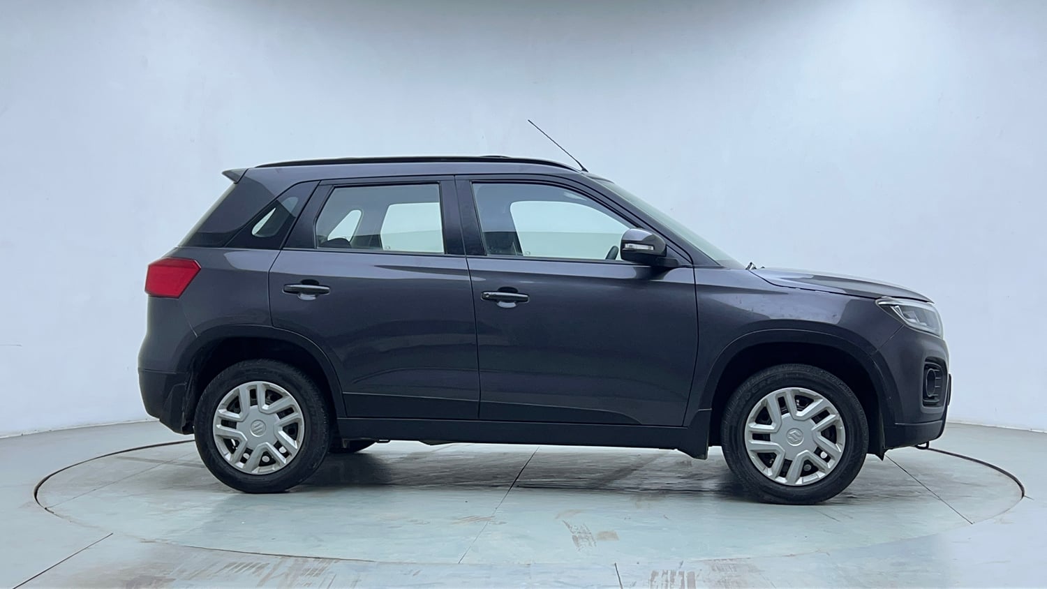 Used 2022 maruti-suzuki Vitara Brezza VXi Petrol Manual exterior RIGHT SIDE VIEW