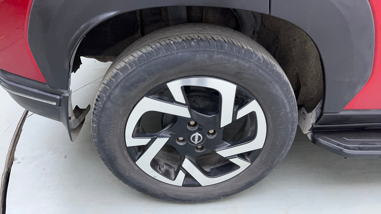 Used 2023 Nissan Magnite XV Premium Turbo CVT Dual Tone Petrol Automatic tyres RIGHT REAR TYRE RIM VIEW