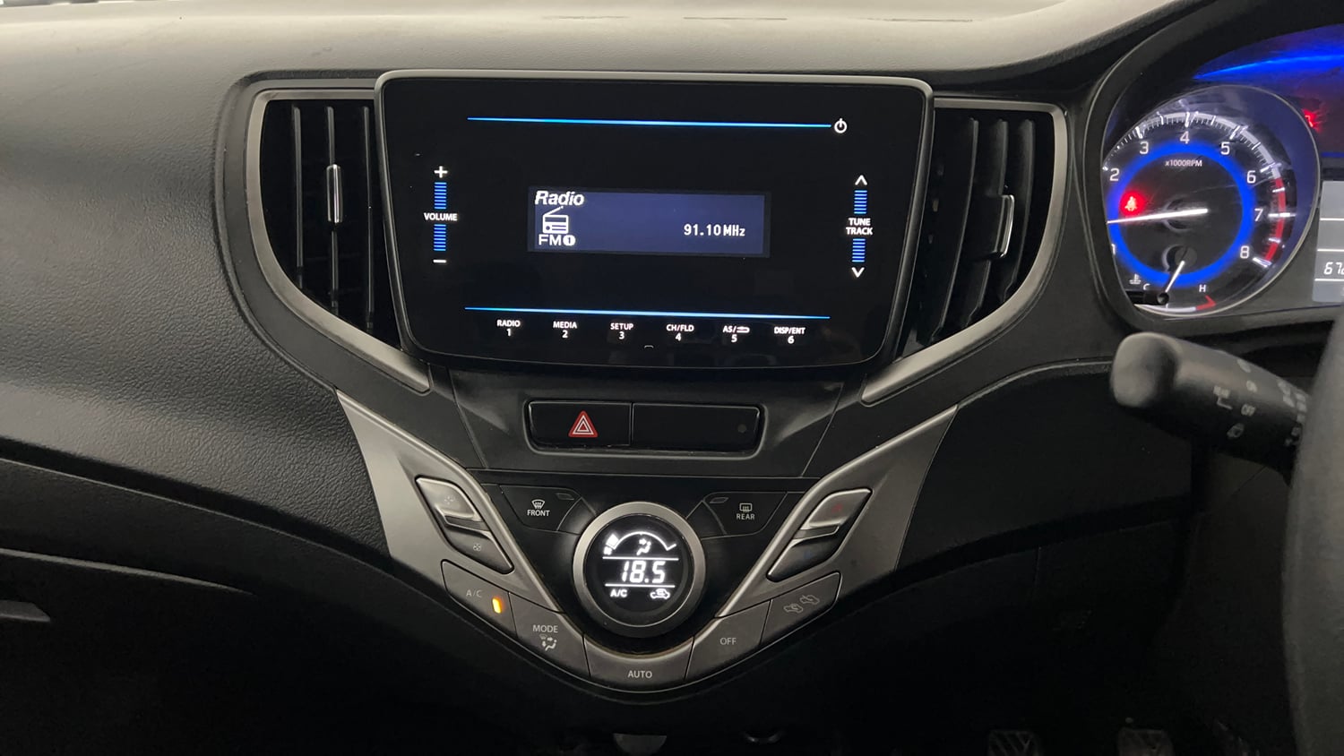 Used 2020 Maruti Suzuki Baleno Delta Petrol Manual interior MUSIC SYSTEM & AC CONTROL VIEW