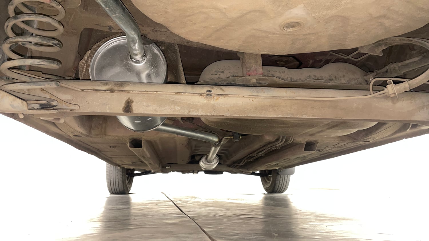 Used 2018 Renault Kwid RXT Petrol Manual extra REAR UNDERBODY VIEW (TAKEN FROM REAR)