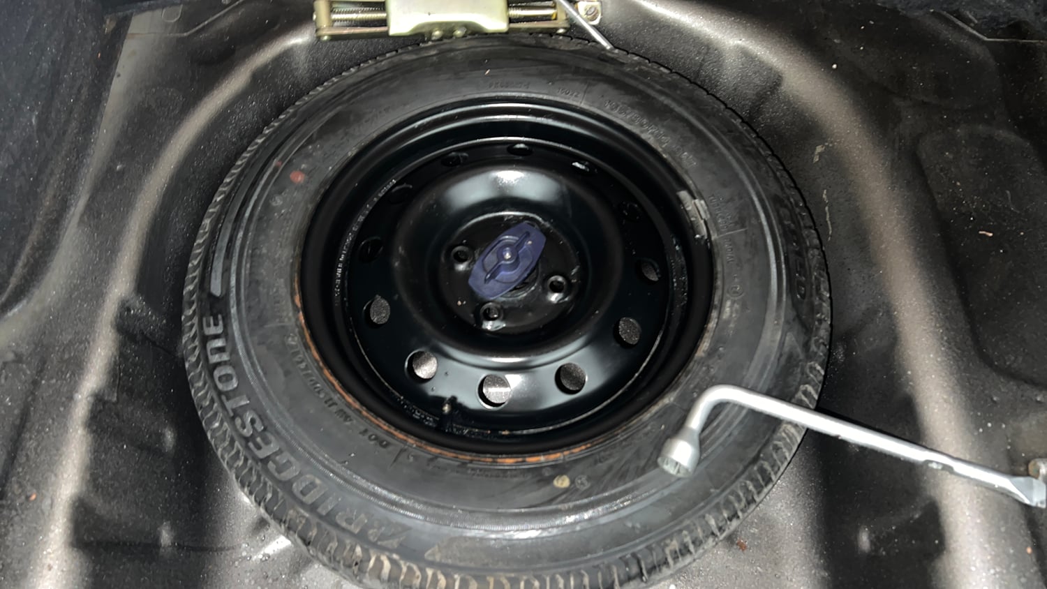 Used 2018 Maruti Suzuki Dzire VDi AMT Diesel Automatic tyres SPARE TYRE VIEW