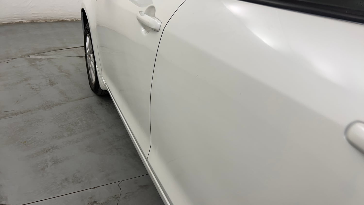Used 2014 Maruti Suzuki Swift ZXi Petrol Manual dents MINOR SCRATCH