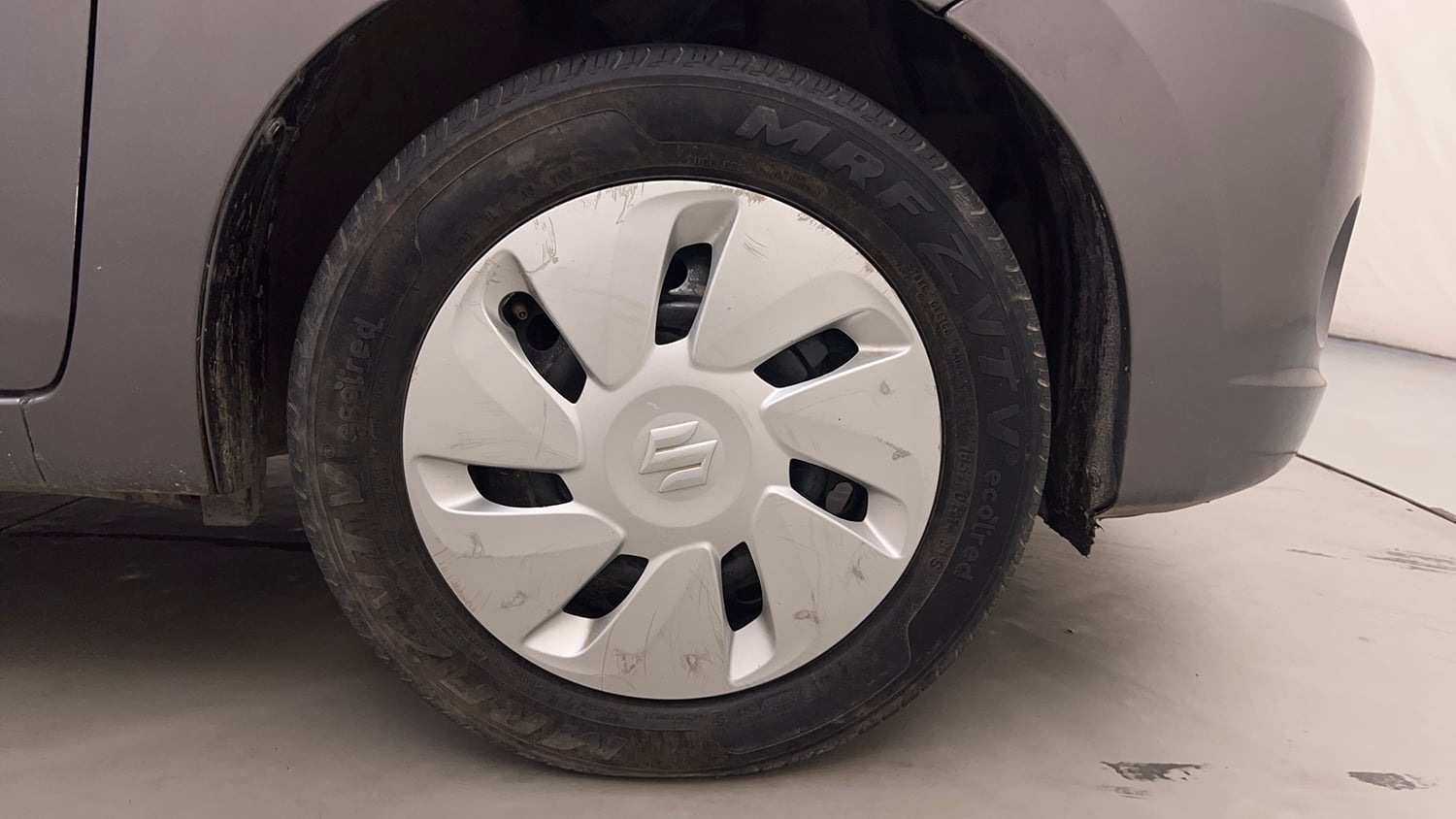 Used 2015 Maruti Suzuki Celerio ZXi AMT Petrol Automatic tyres RIGHT FRONT TYRE RIM VIEW